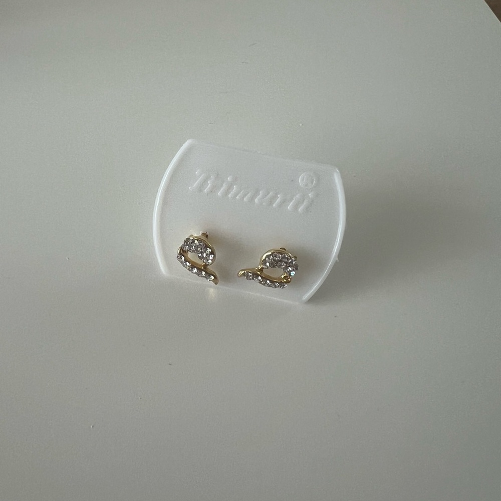 Small gold earrings
